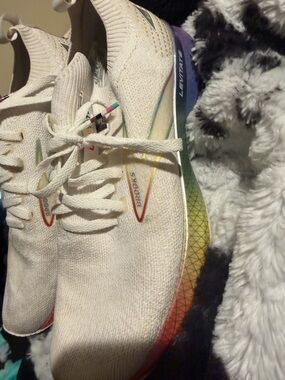 Brooks Levitate Knit Sneakers in Cream with Rainbow Gradient Midsole